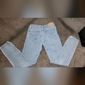 Women's Levi 711 skinny jeans